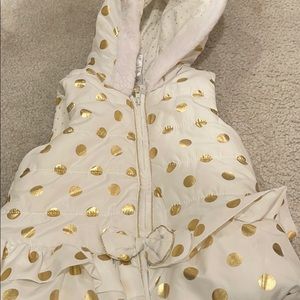 Girls puffy vest !